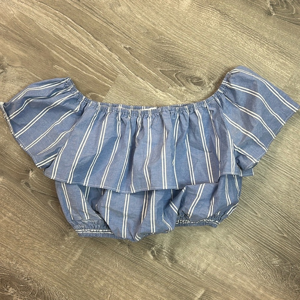 Easy Wear Ruffle Cropped Shirt